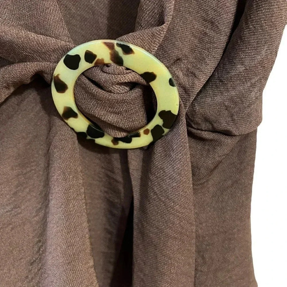 TopShop Chocolate Brown Draped Blouse Size 4 Plastic Circle Clasp Long Sleeves - Picture 3 of 5